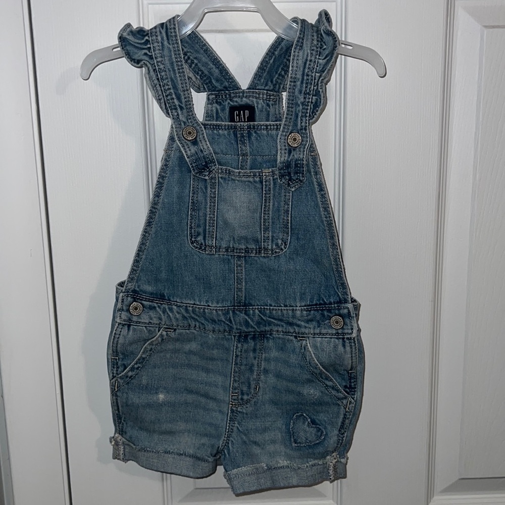 Shortie Gap overalls in 3T